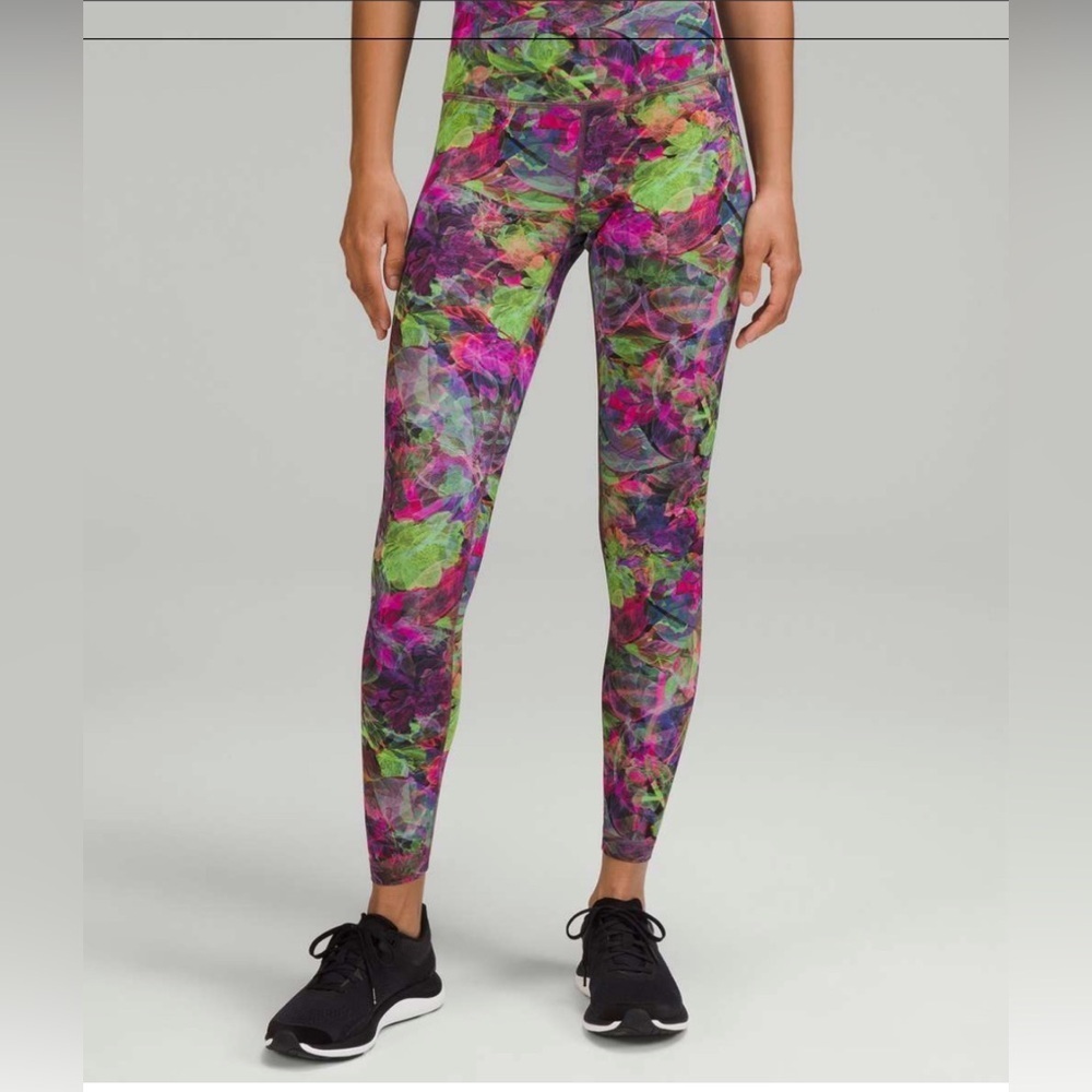 Lululemon Wunder Train High-Rise Tight 25"
Vivid Floral Tone Multi Size 4 - Picture 2 of 12